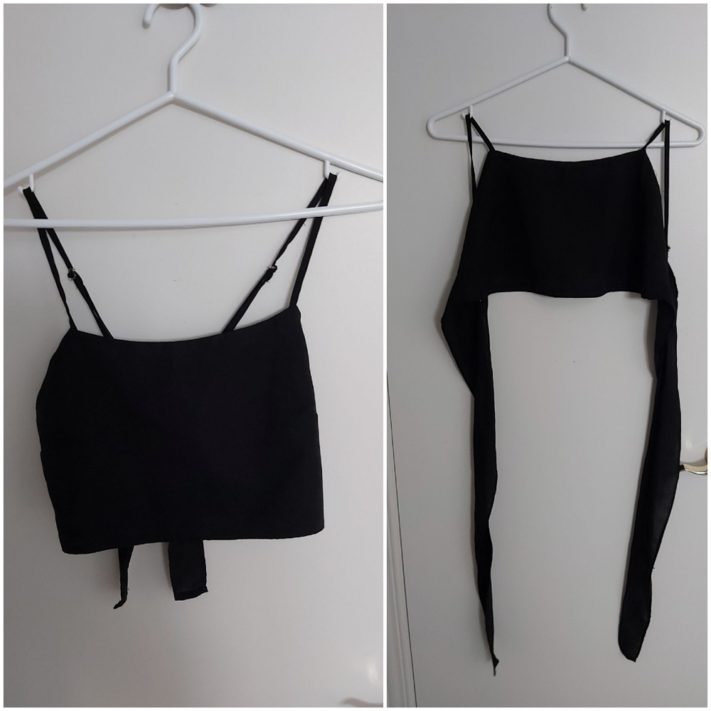 🤯 2/$15 Black Crop Top with Tied Back Size Large (L)